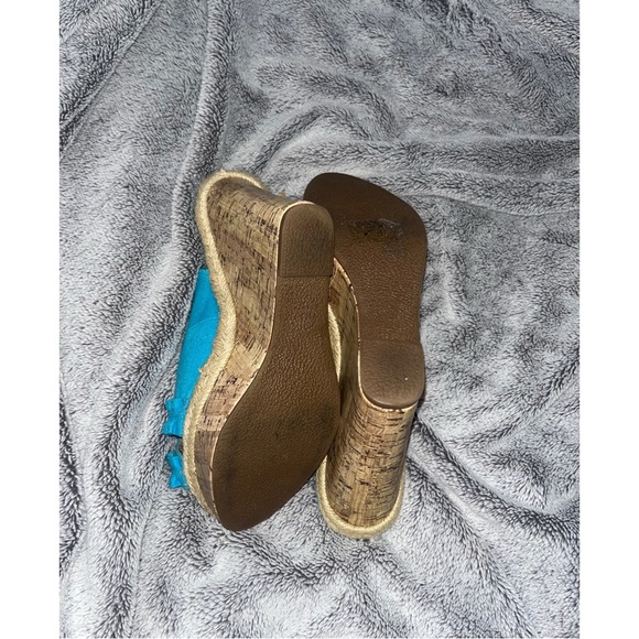 Wild Diva Turquoise Ruffle Slingback Sandals - Picture 4 of 4